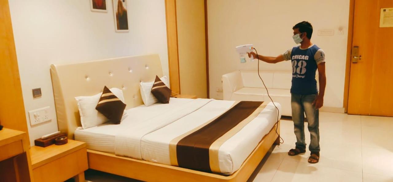 Hotel Yash Inn Mirzāpur Eksteriør billede